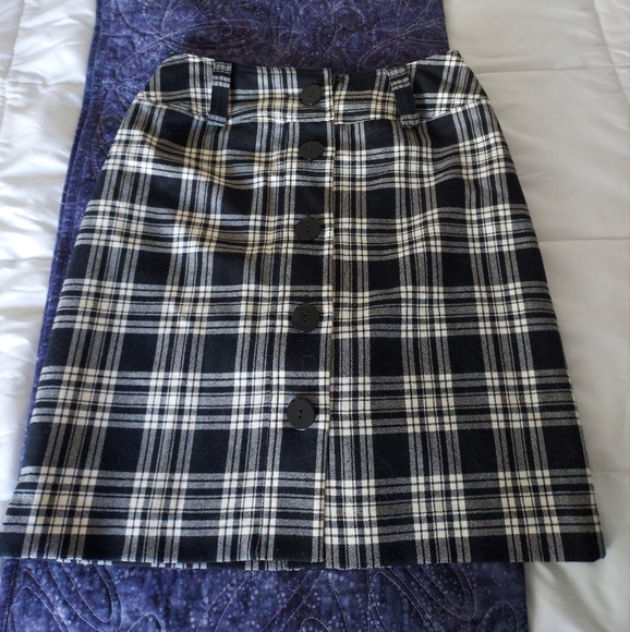 EUC (basically new) Pendleton 100% virgin wool button front skirt, size 4 - Picture 1 of 8